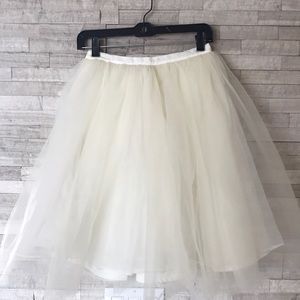 Alice and Olivia ivory tuile skirt size 0